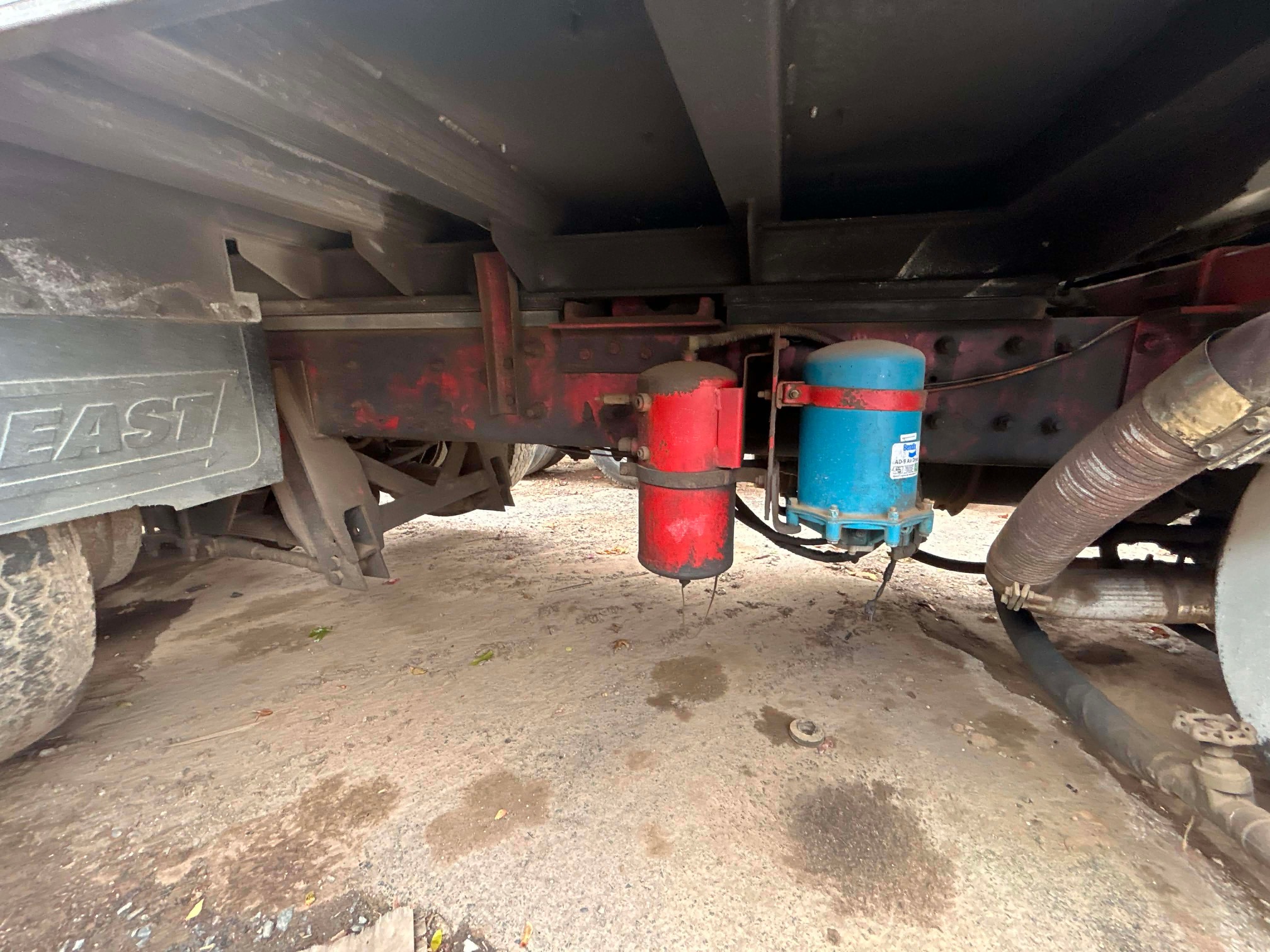 2001 MACK RD688 - Image 12